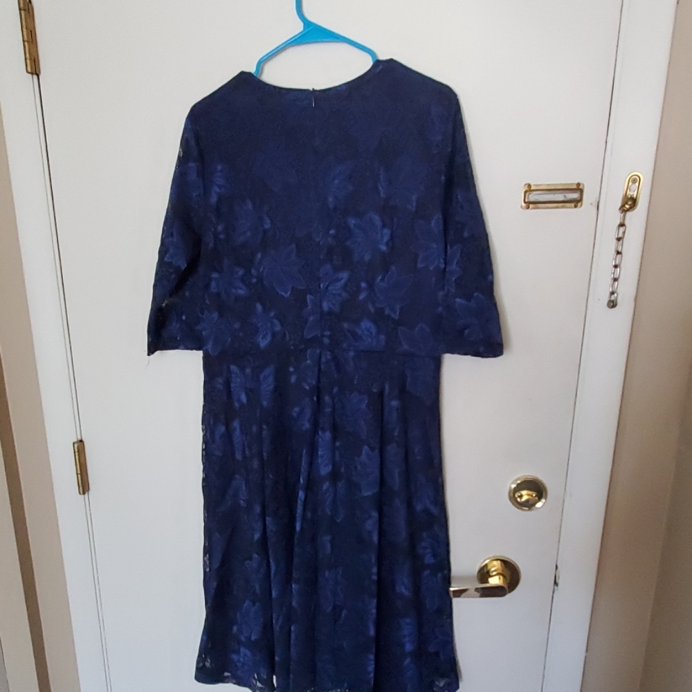 Dress - Picture 5 of 8